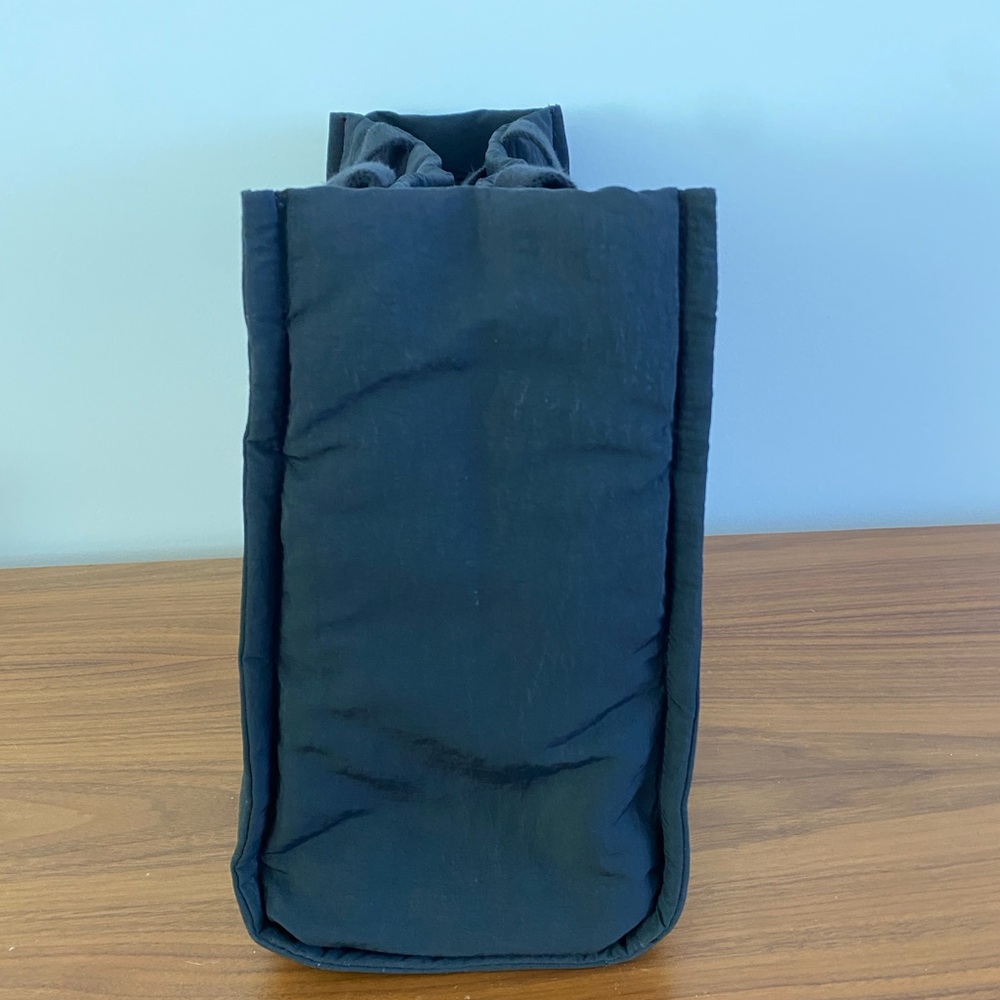 lululemon black padded boxy tote bag - Picture 10 of 15